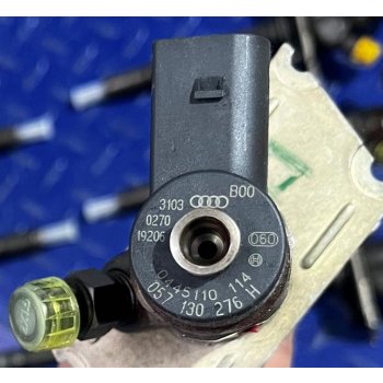 Satz Injektoren Audi V8 AKF 057 130 276 H 1998 - 2002